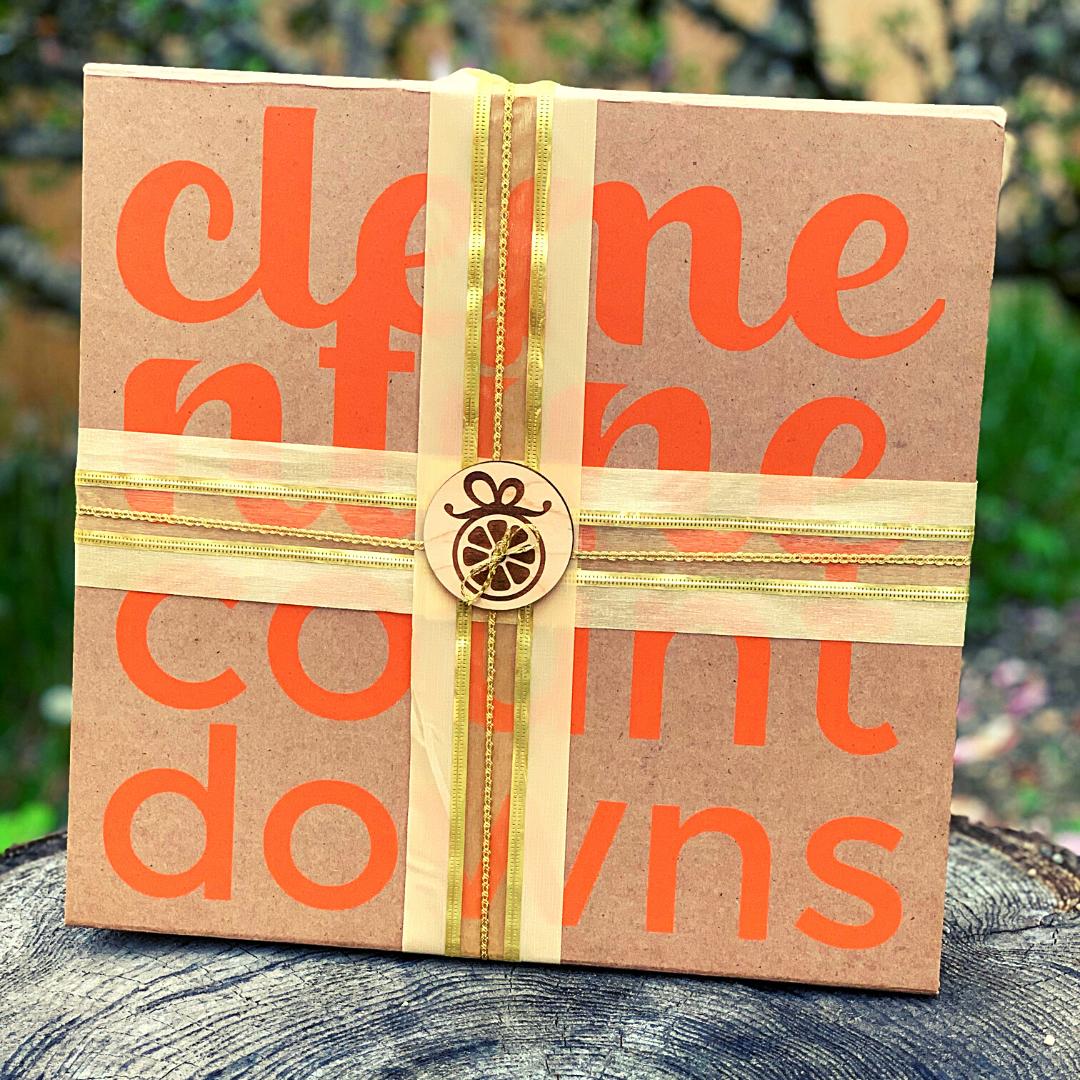 A short video of the open inside of the deluxe 7-day Countdown Gift Calendar